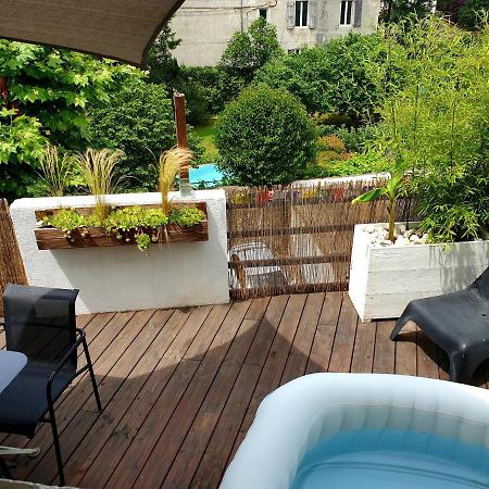 Duplex Avec Spa Et Terrasse En Plein Centre Du Village Сен-Жан-дю-Гар Экстерьер фото